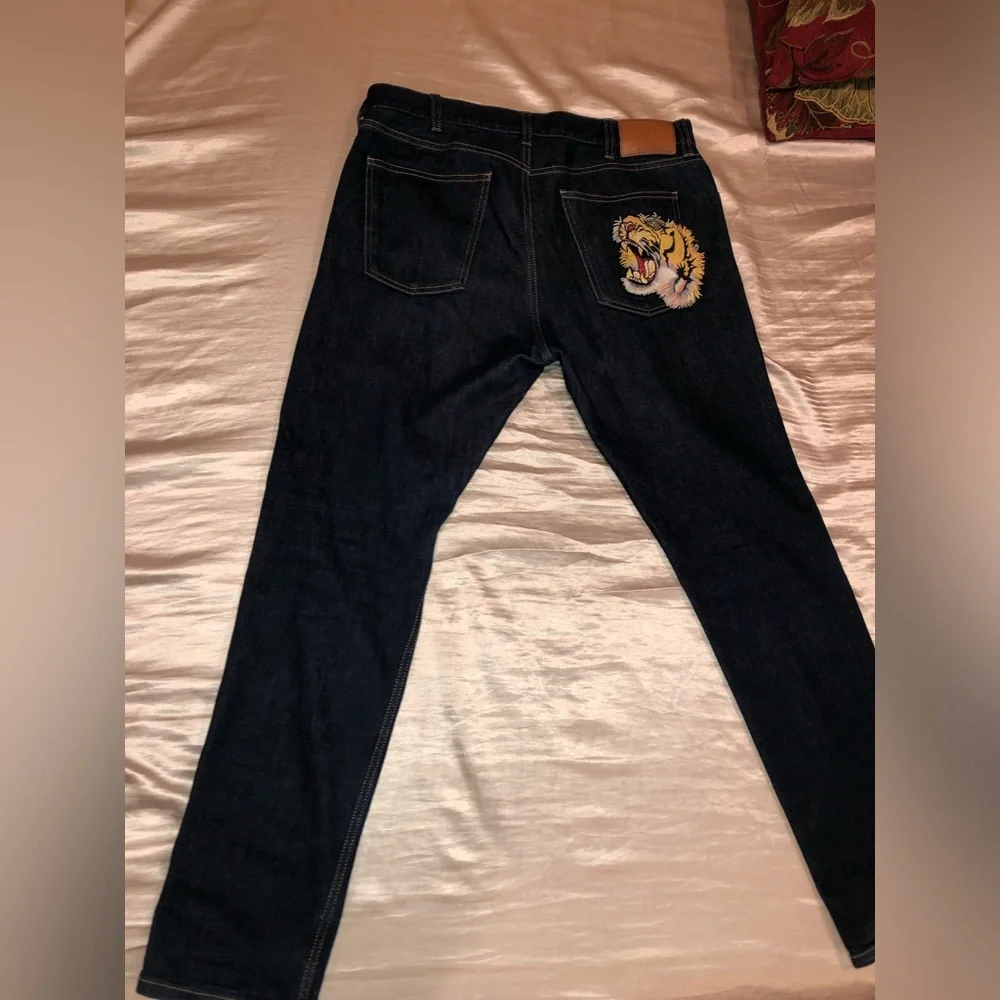 Gucci Men's Navy Jeans with Tiger Detail - Picture 8 of 13